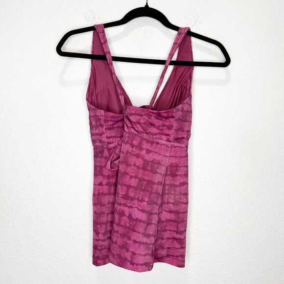 Athleta Plunge Printed Tankini Top in Tahiti Vintage Plum Tie Dye - Picture 6 of 8